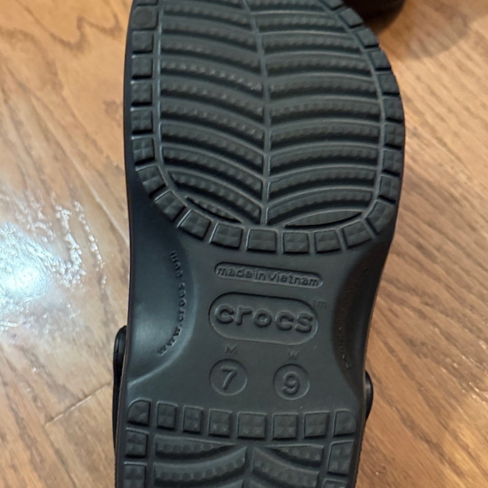 CROCS WOMAN’s Black Disney - Picture 4 of 4